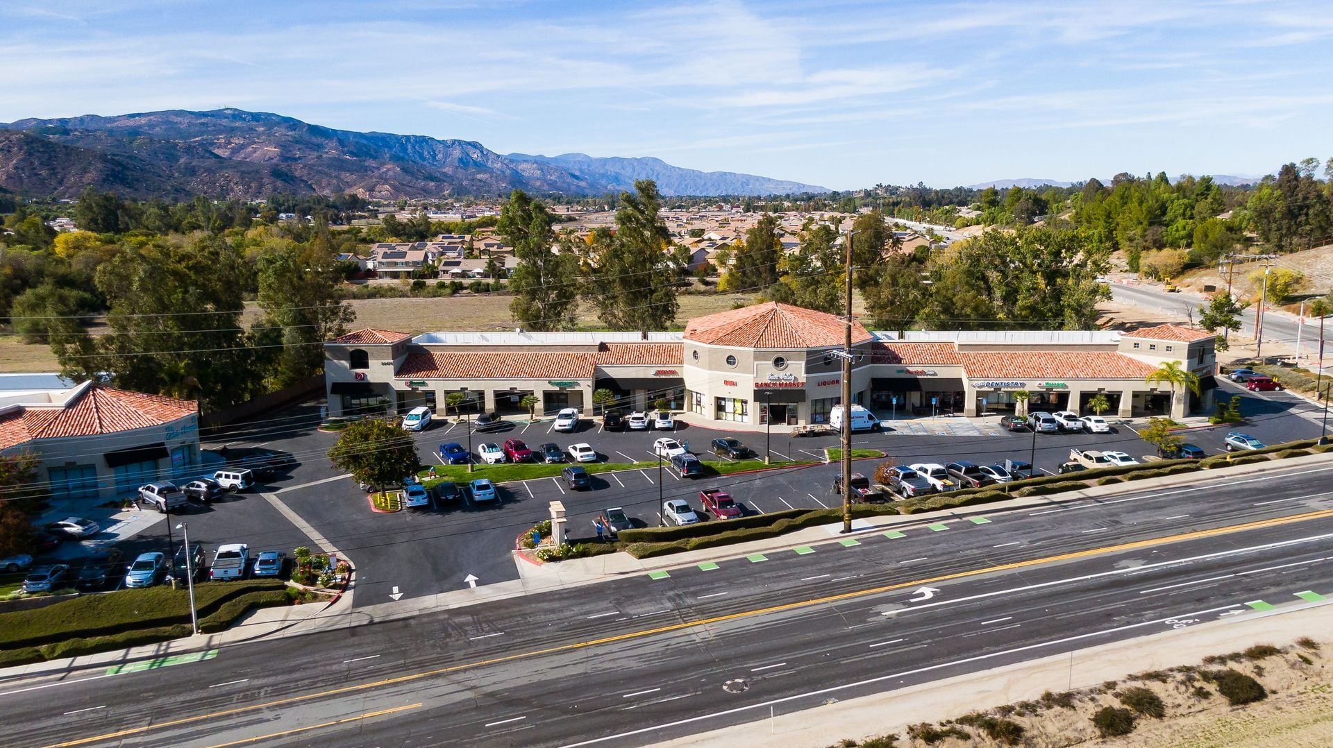 Bear Valley Plaza retail center in Wildomar